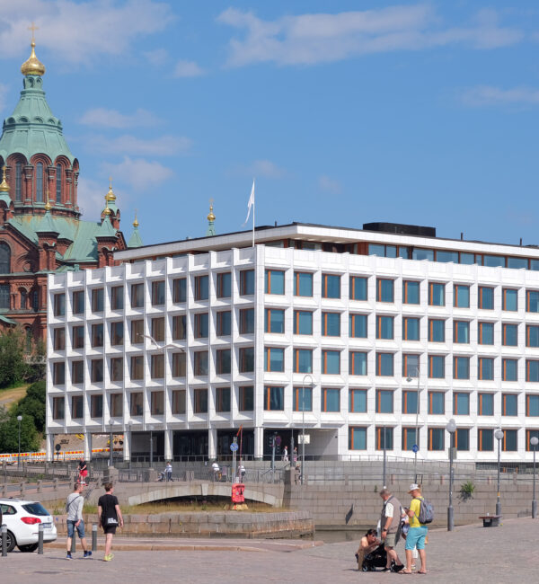 Alaslasketut katot, väliseinät - Stora Enson pääkonttori